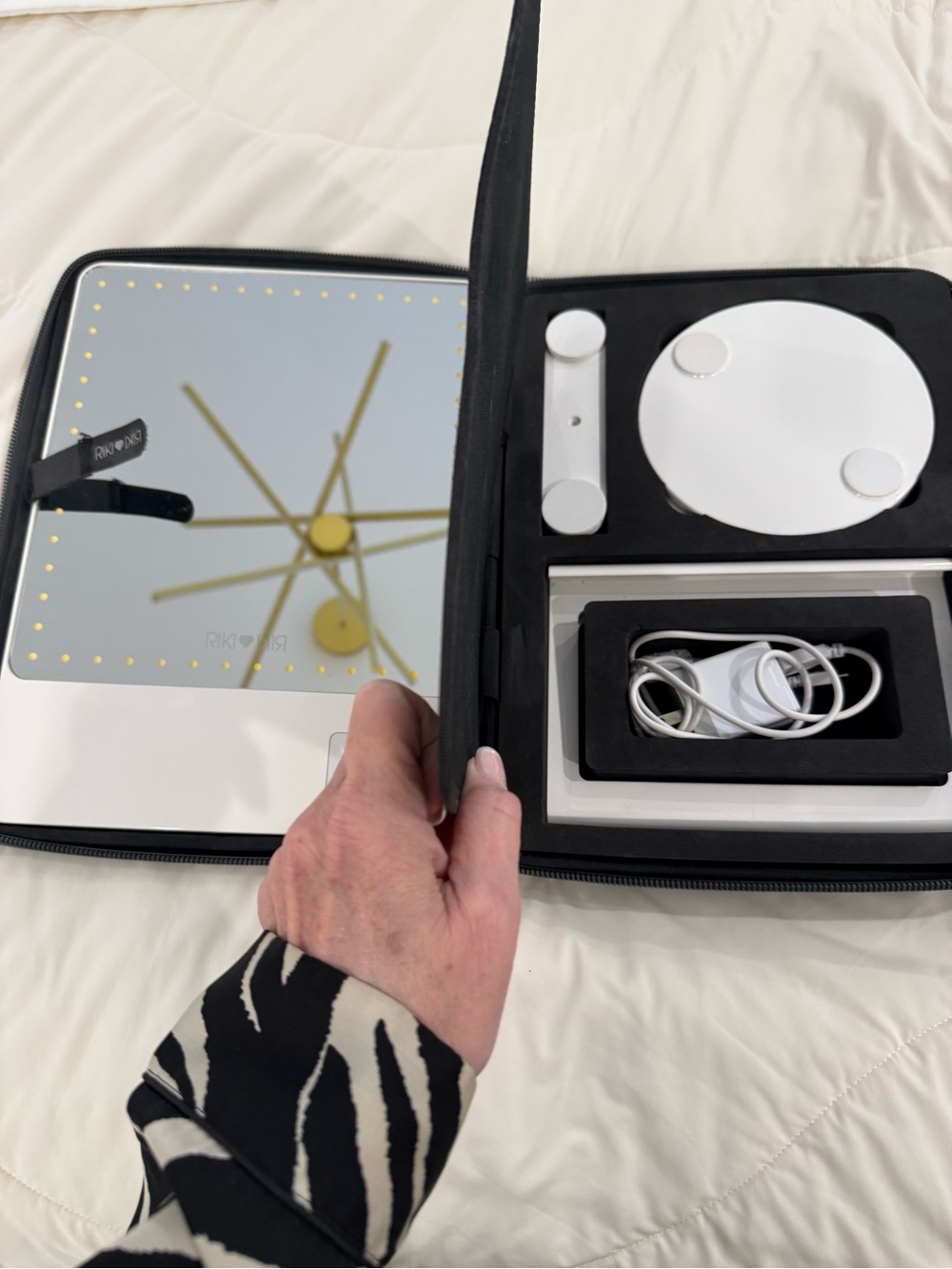 LED Lighted Makeup Mirror Kit in White